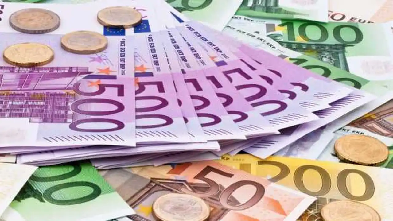 تحديثات الصرف.. سعر اليورو يسجل مستويات جديدة أمام الجنيه بتعاملات 19 فبراير 2026